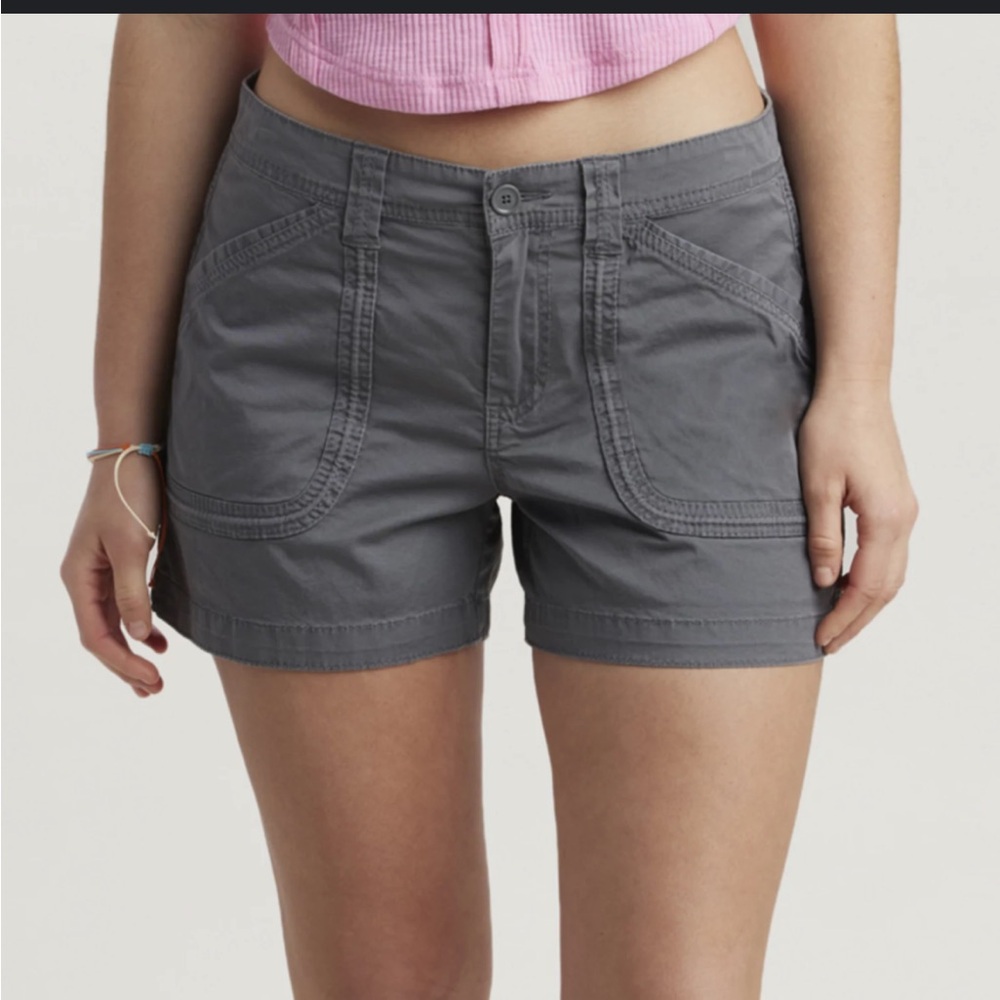 NWOT Cargo shorts size 5
